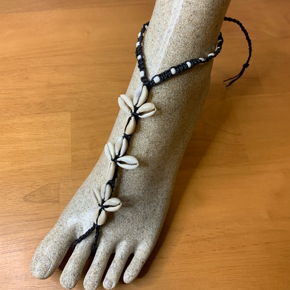Handmade Cowrie Shell Macrame Anklet w/ Toe Ring – Black - Picture 2 of 6